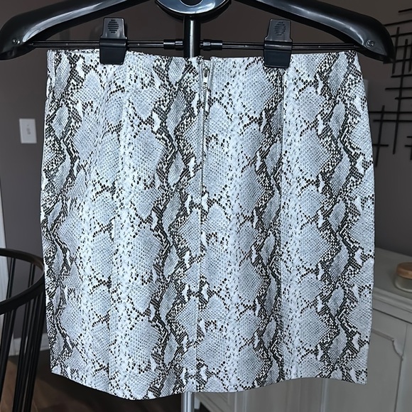 AKIRA Snake Print Mini Skirt - Picture 3 of 7